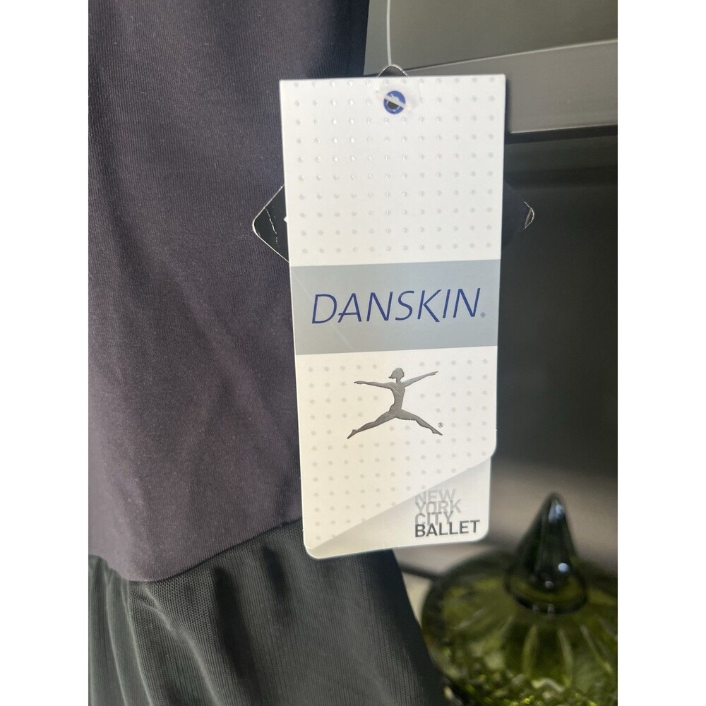 ⭐️NWT Danskin Girls Black Leotard Girls Medium Leotard w/Skirt. Black